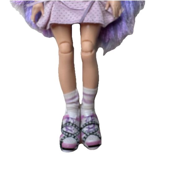 Rainbow High Cheer Violet Willow Purple Fashion Doll Cheerleader - Picture 4 of 6